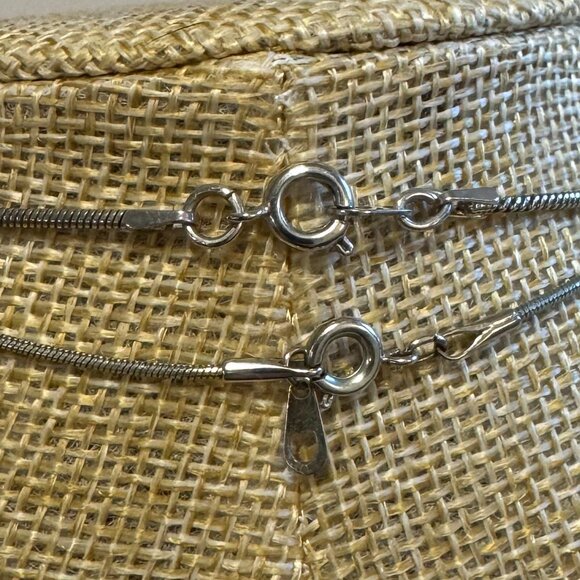 8 Assorted Silver Necklaces - Picture 7 of 16